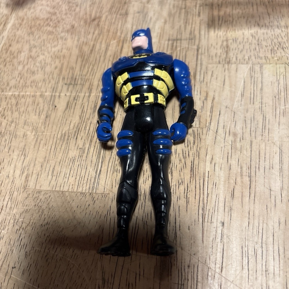 Kenner DC Comics Batman Action Figure Blue Yellow Vest 1995 Vintage 5 Inch
